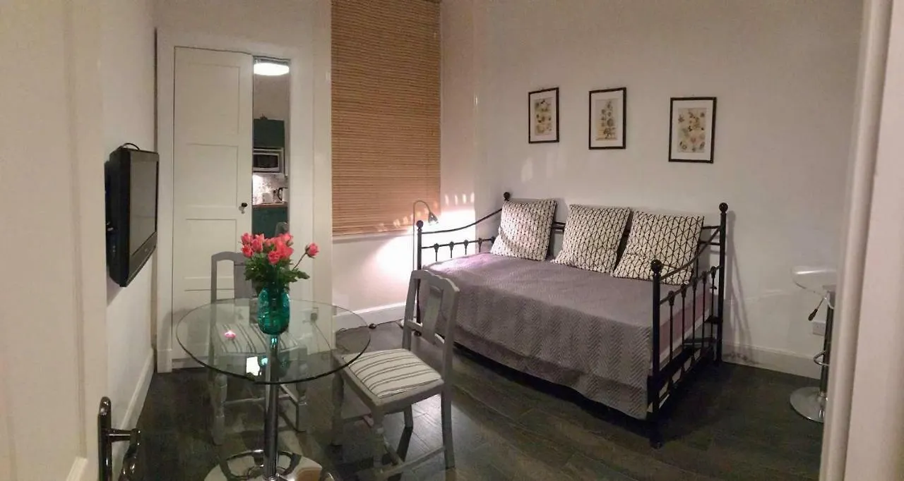 Goodtime Edinburgh Apartment